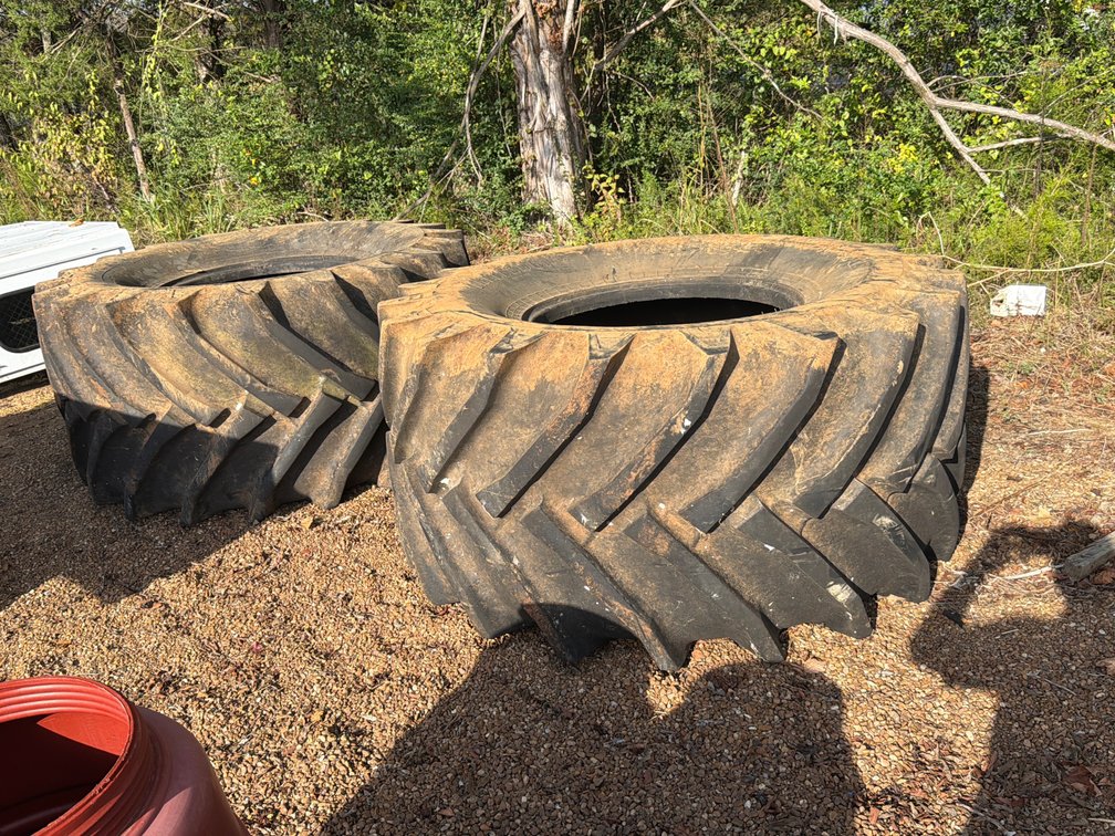 TWO COMBINE TIRES 900/60-32