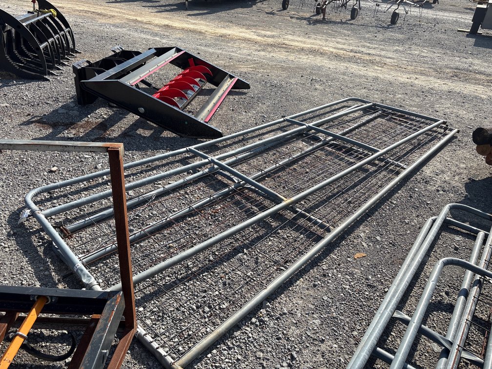 (2) 14’ WIRE FILLED GATES