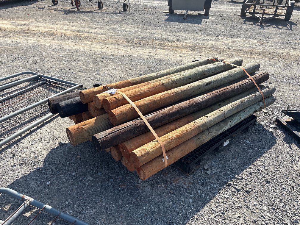 LOT OF VARIOUS SIZE FENCE POST