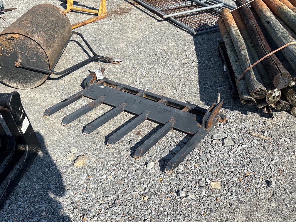 CLAMP ON MANURE FORKS