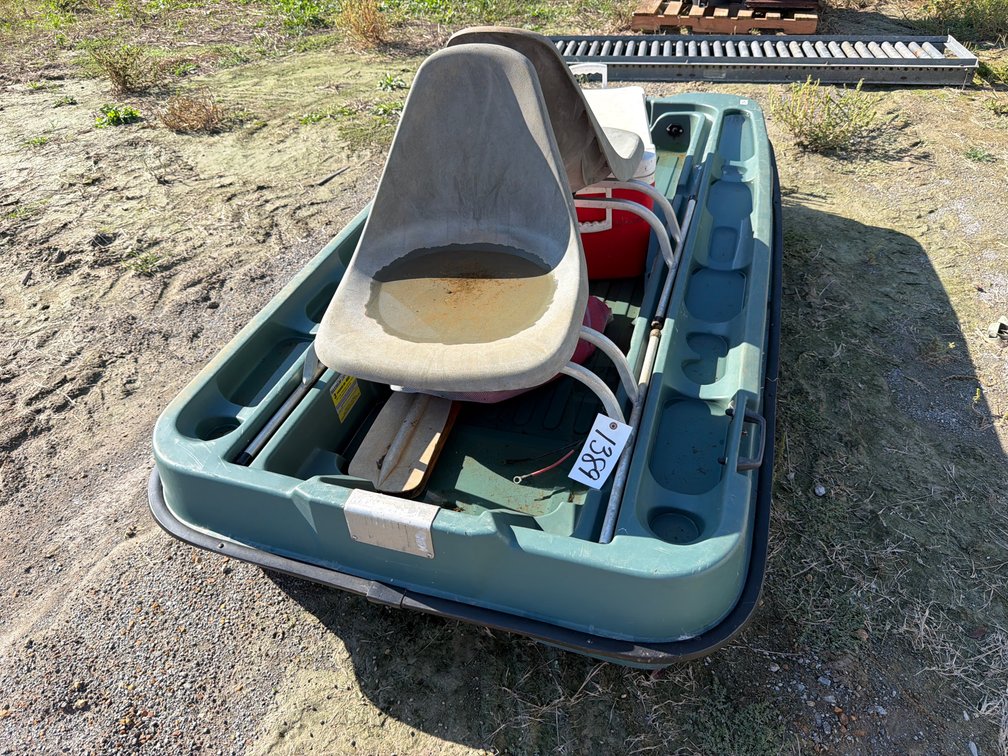 PELICAN SMALL FISHING BOAT