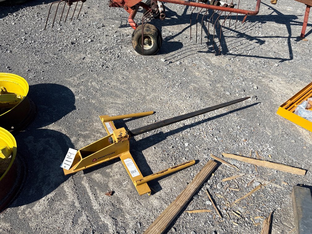 BUCKET HAY SPEAR