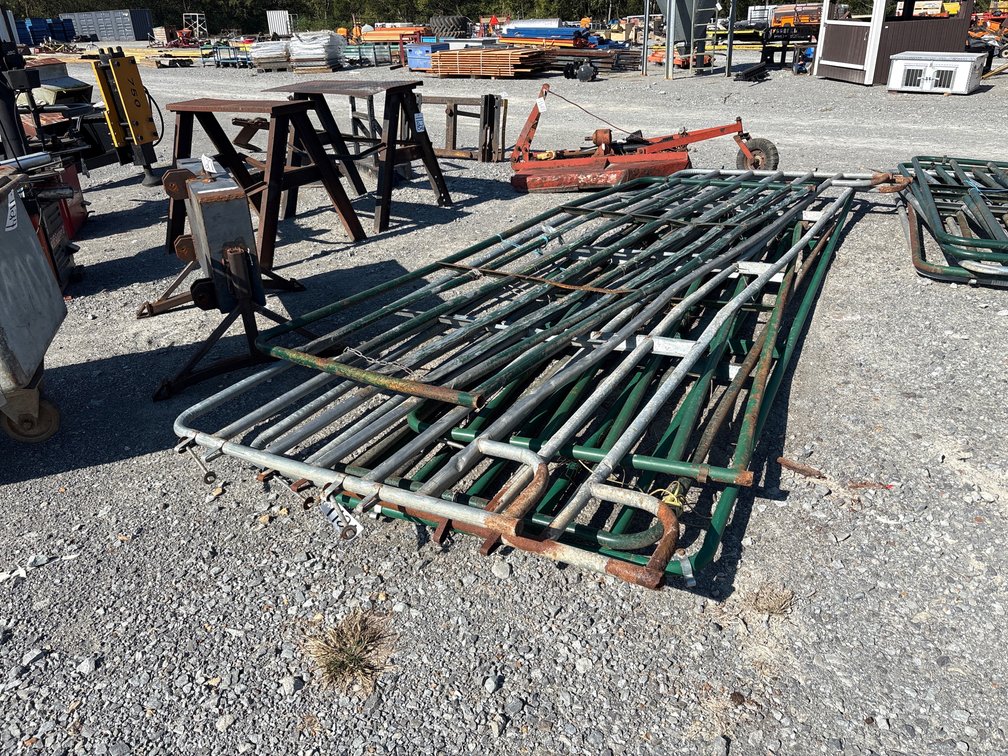 (2) 16’ PANELS, (2) 12’ GATES, (1) 10’ GATE, (1) 16’ GATE