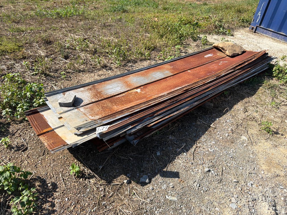 APPROX. 40 PIECES OF USED BARN TIN