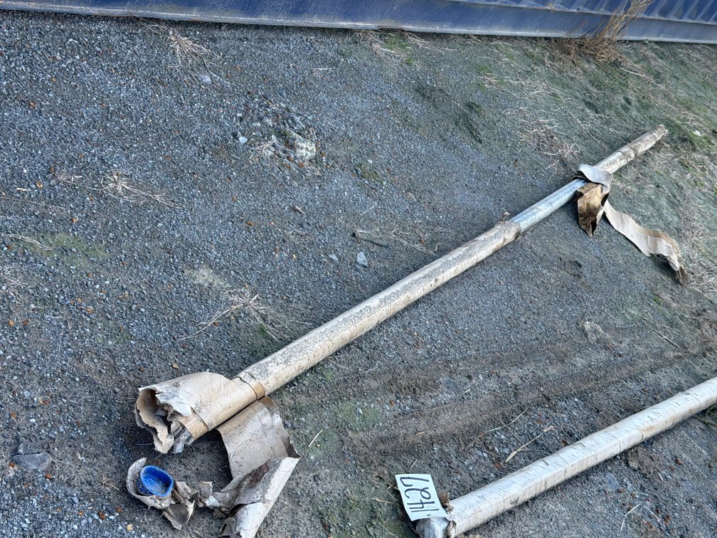 LOT OF METAL THREADED RODS 12FT