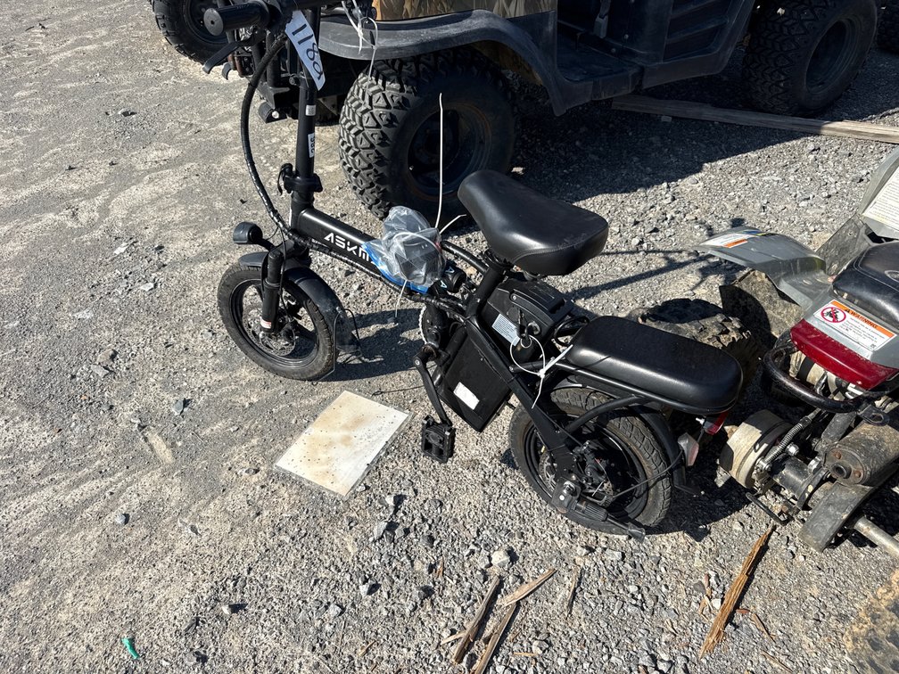 ELECTRIC BICYCLE WITH CHARGER