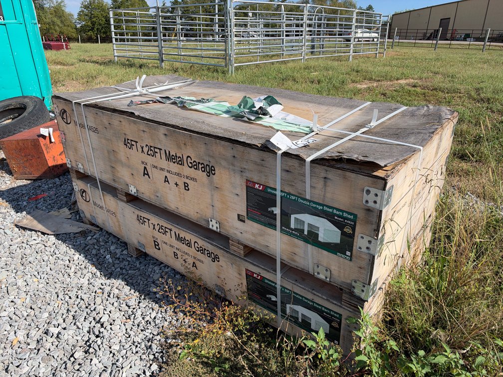 45’X25’ METAL GARAGE BUILDING