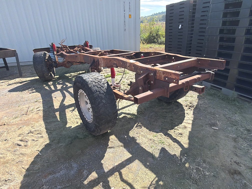1971 FORD FRAME WITH WHEELS