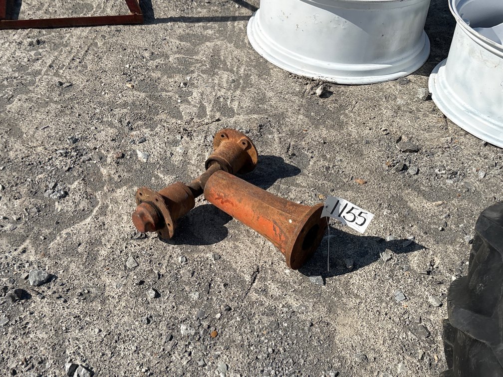ALLIS CHALMERS DUAL TRICYCLE FRONT SPINDLE