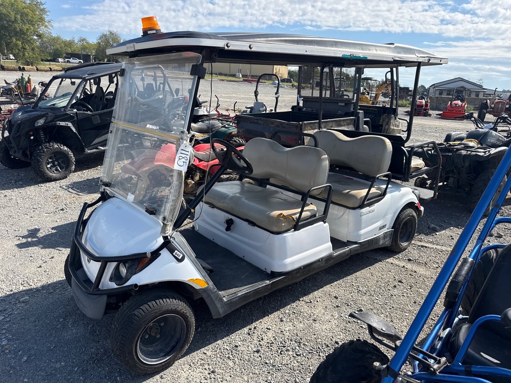 YAMAHA GAS POWERED 6 SEATER GOLF CART