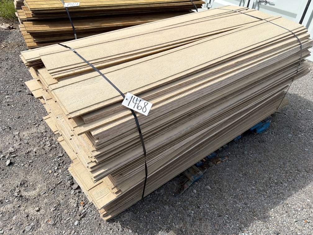 PALLET OF WOOD SIDING CUT-OFFS