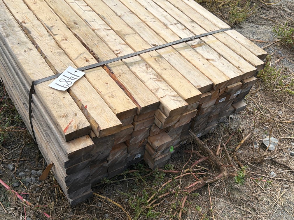 (108) 2X4x8 LUMBER