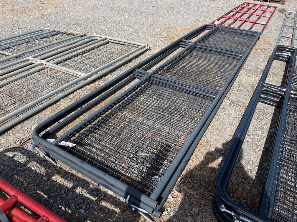 (1) BLUE TARTER 14’ WIRE FILLED GATE