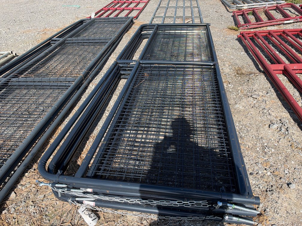 (1) BLUE TARTER 12’ WIRE FILLED GATE