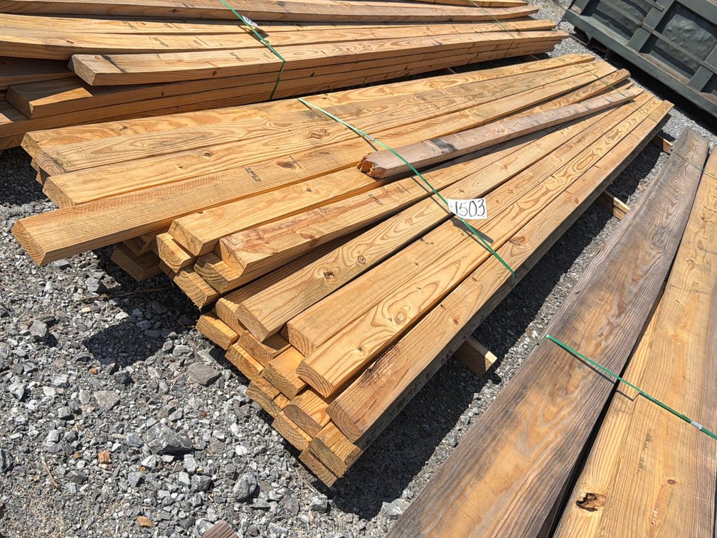 LOT OF LUMBER 4”X2”X20’