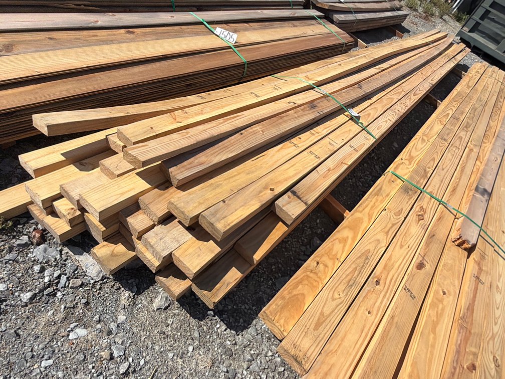 LOT OF LUMBER 4”X2”X20’