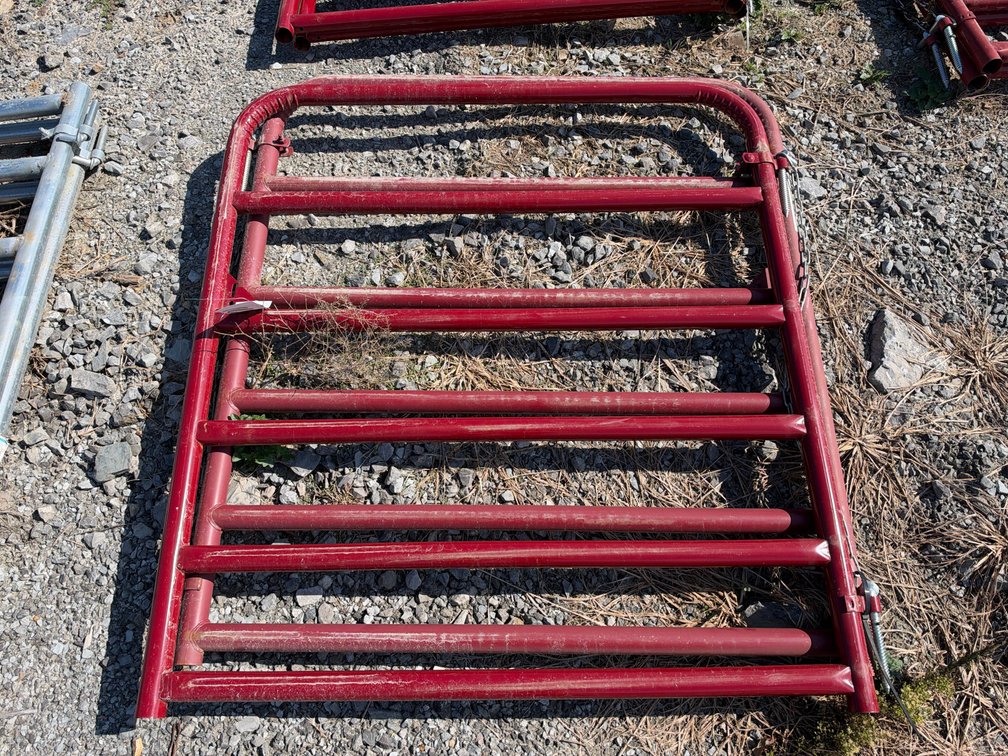 RED TARTER 4’ GATE, 2X BID