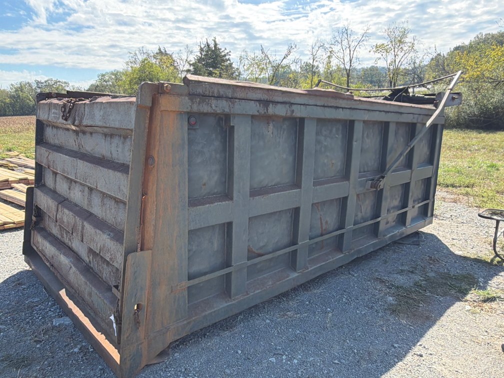 DUMP TRUCK BODY