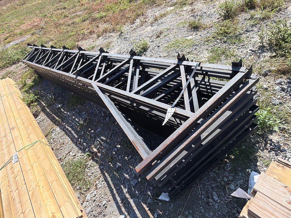 METAL TRUSSES