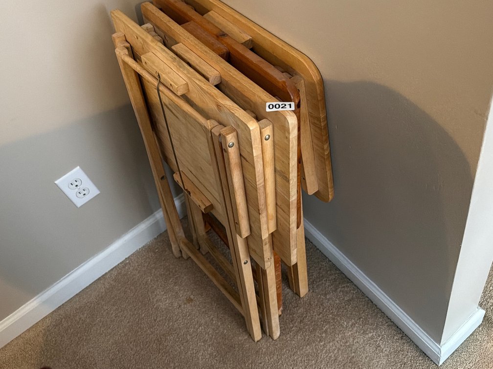 (4) TV TRAYS