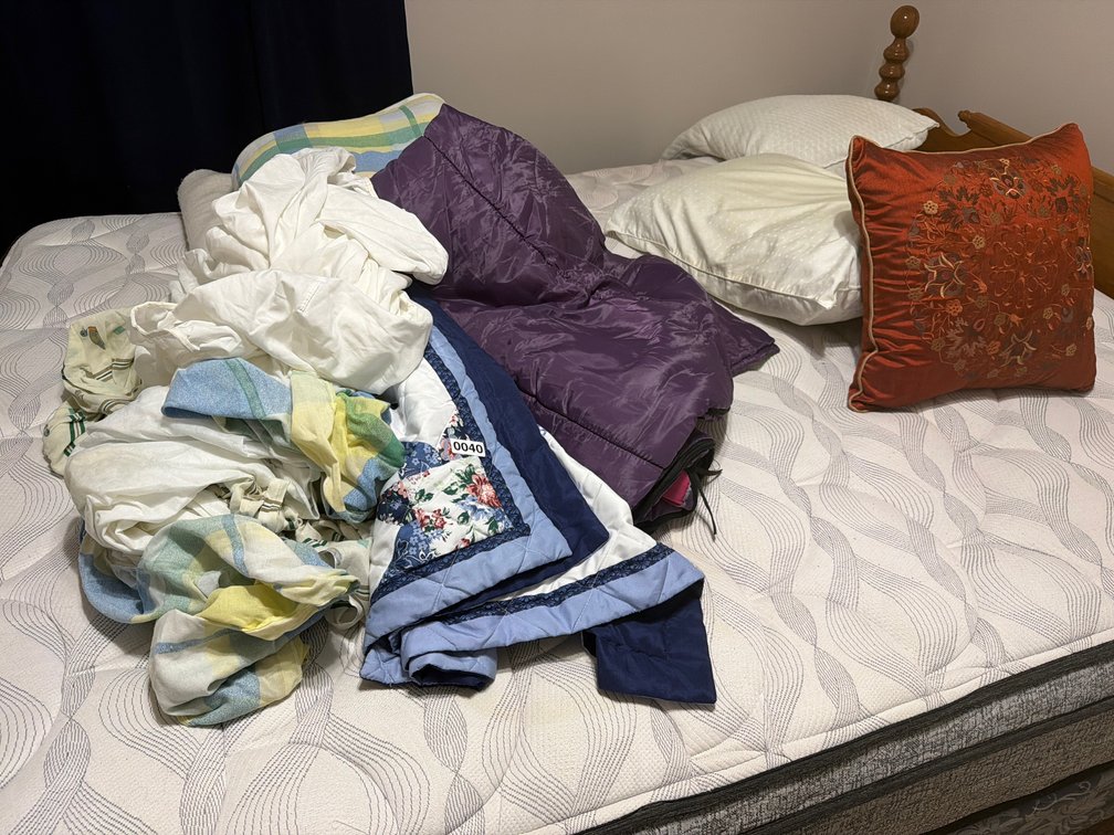 LOT OF BEDDING