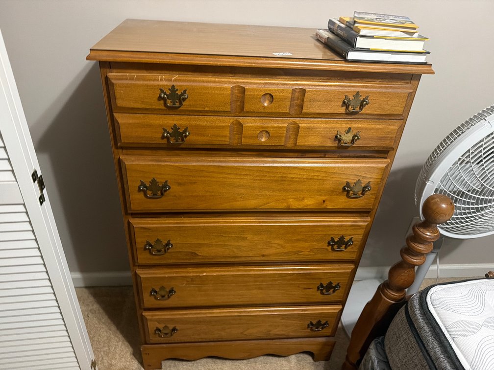 CHEST OF DRAWERS