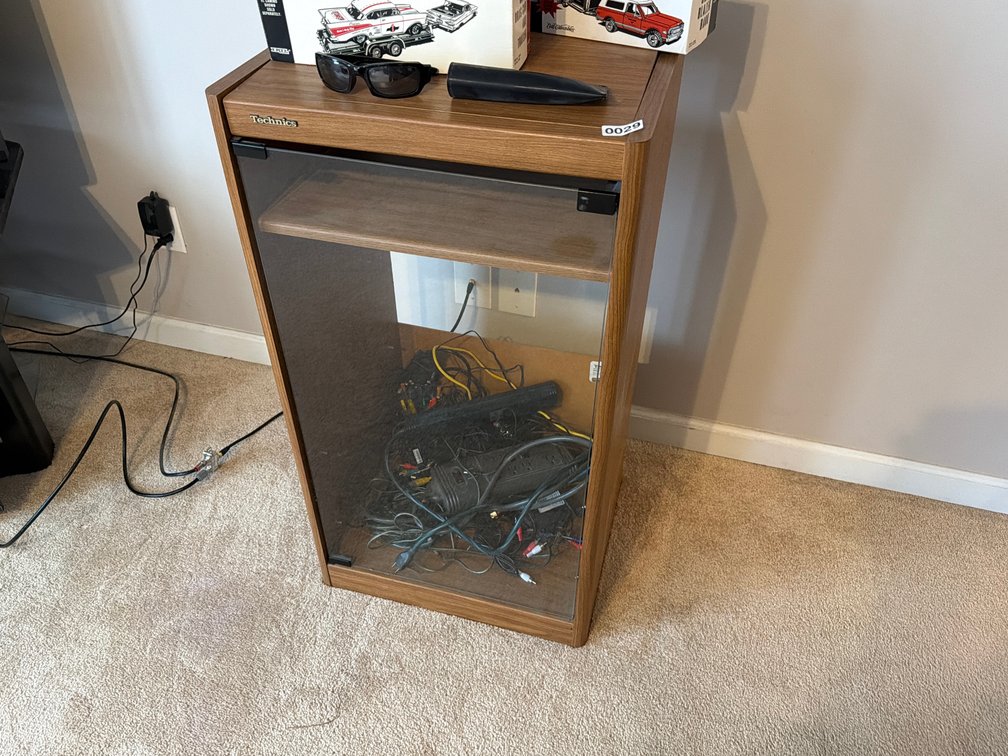 TECHNICS MEDIA CABINET, VARIOUS POWER CORDS