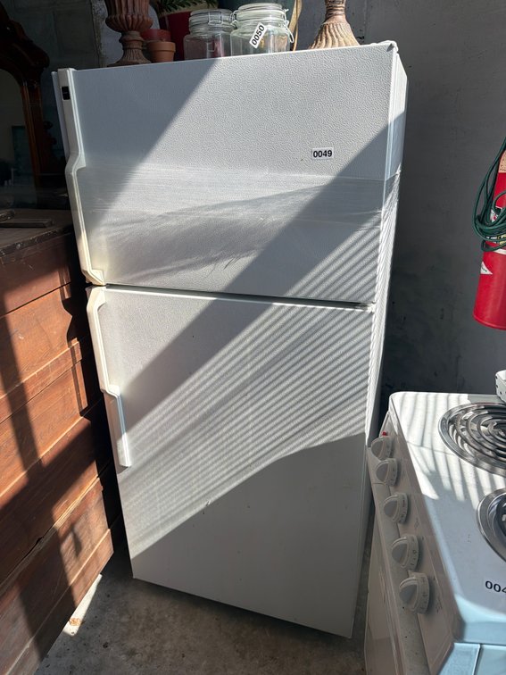 HOTPOINT REFRIGERATOR