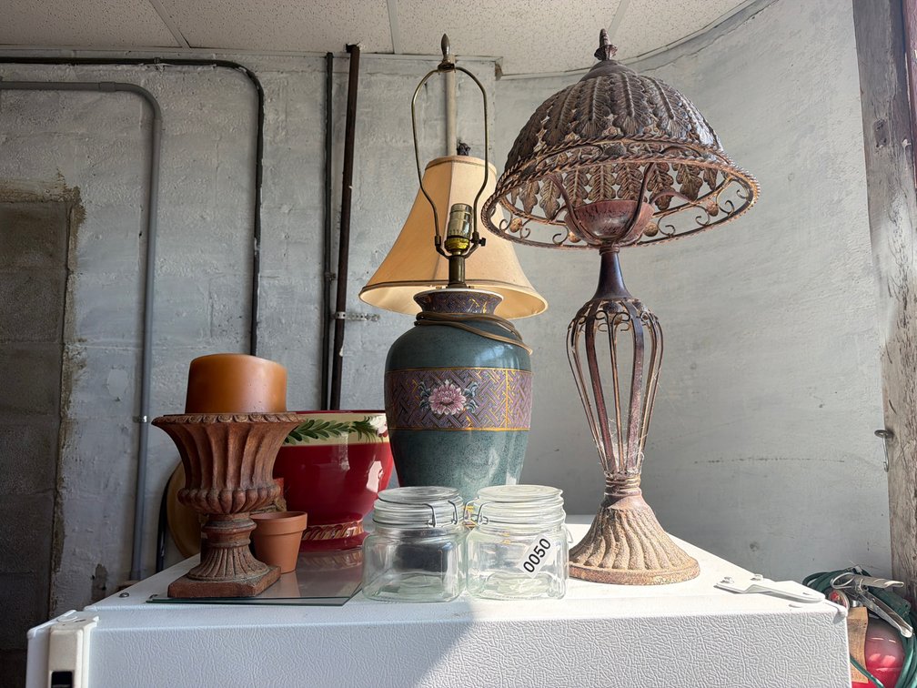 LOT OF LAMPS AND DECOR