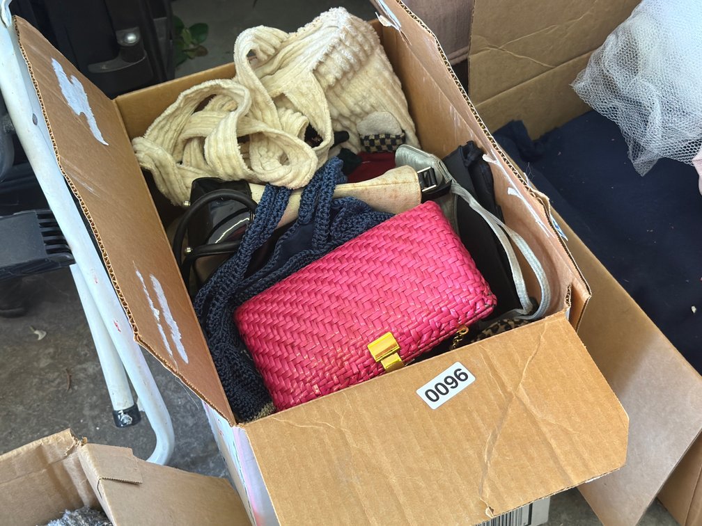 LOT OF PURSES