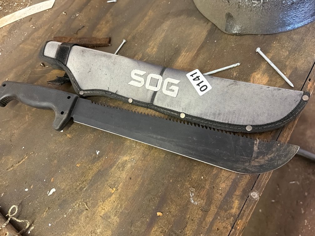 SOG KNIFE W/ SHEATH