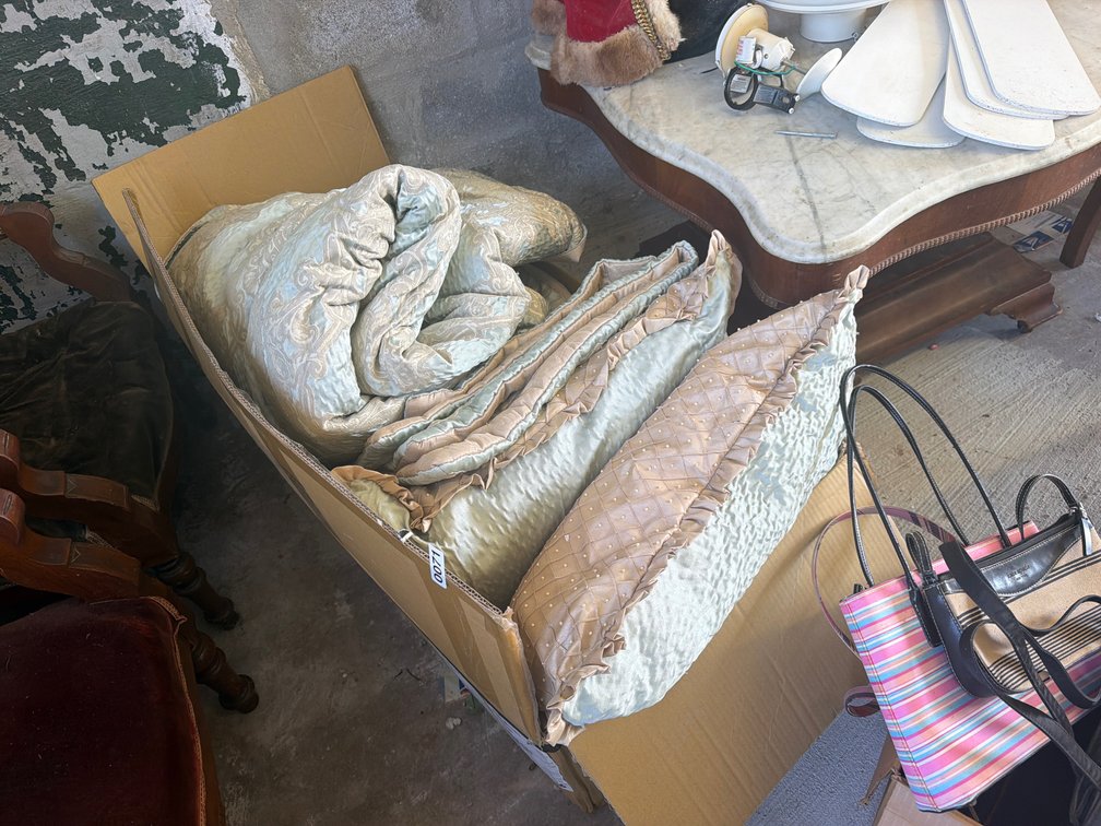 COMFORTER SET