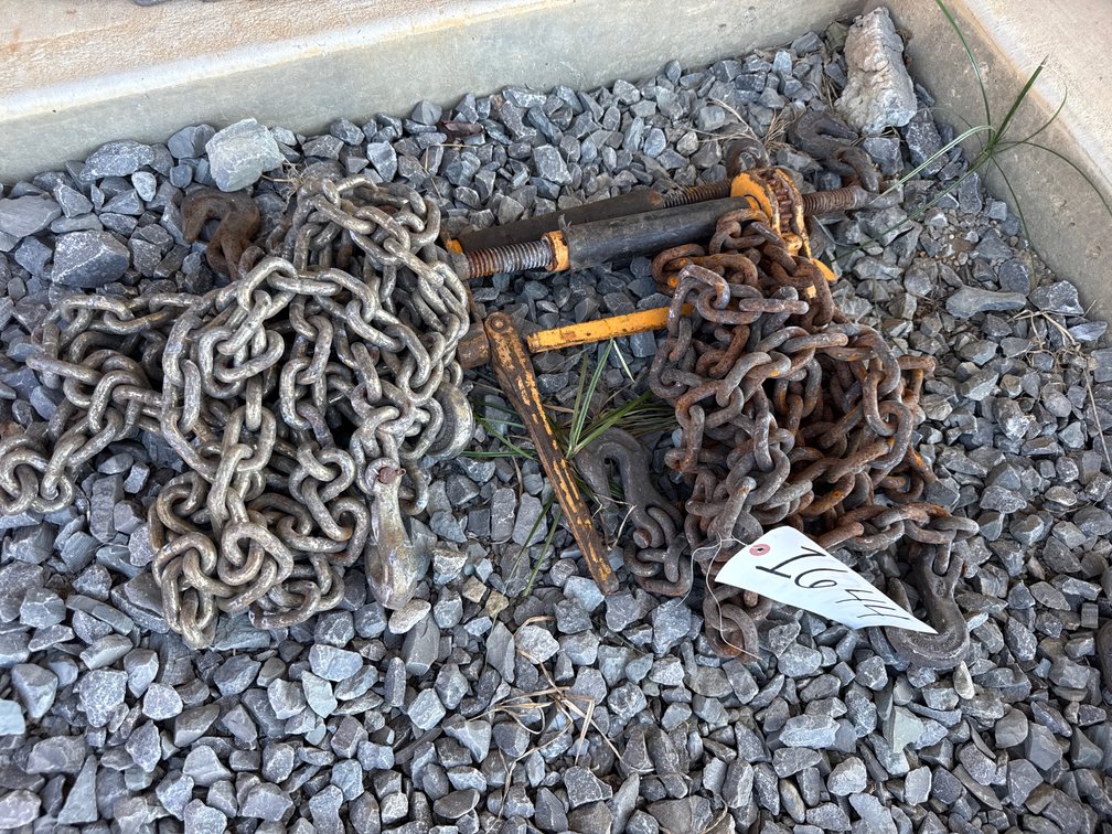 (2) CHAINS AND (2) BINDERS