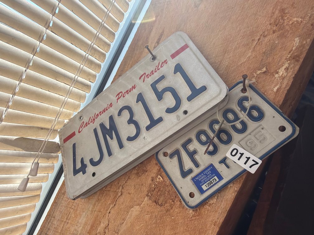 LOT OF LICENSES PLATES