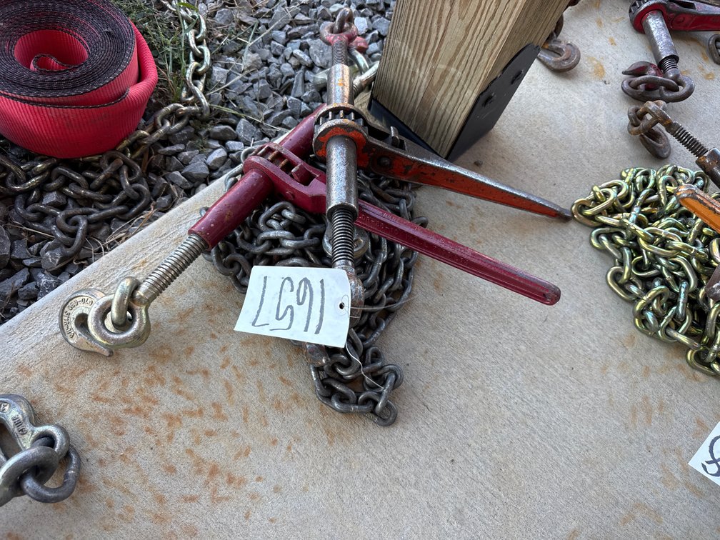 5/16 CHAIN AND (2) RATCHET BINDERS