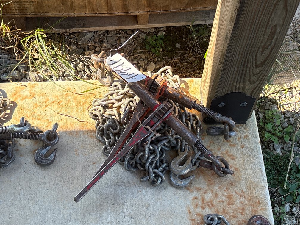 (2) RATCHETING BINDERS & (1) CHAIN W/ 2 HOOKS