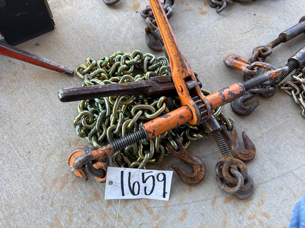 3/8 CHAIN AND 2 RATCHET BINDERS
