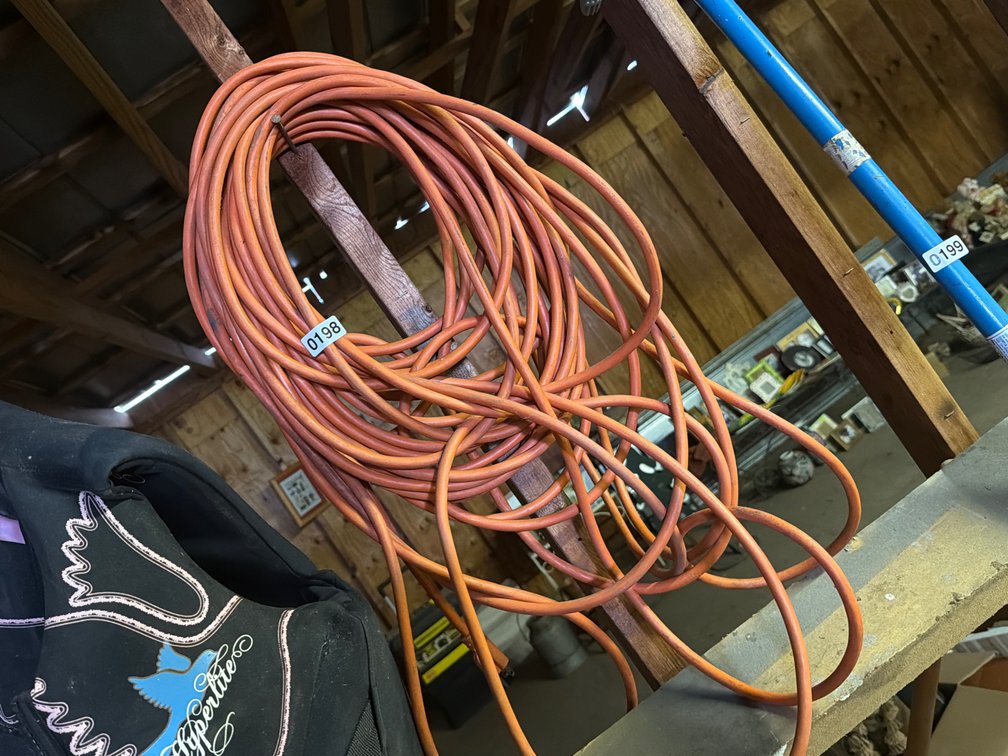 EXTENSION CORD