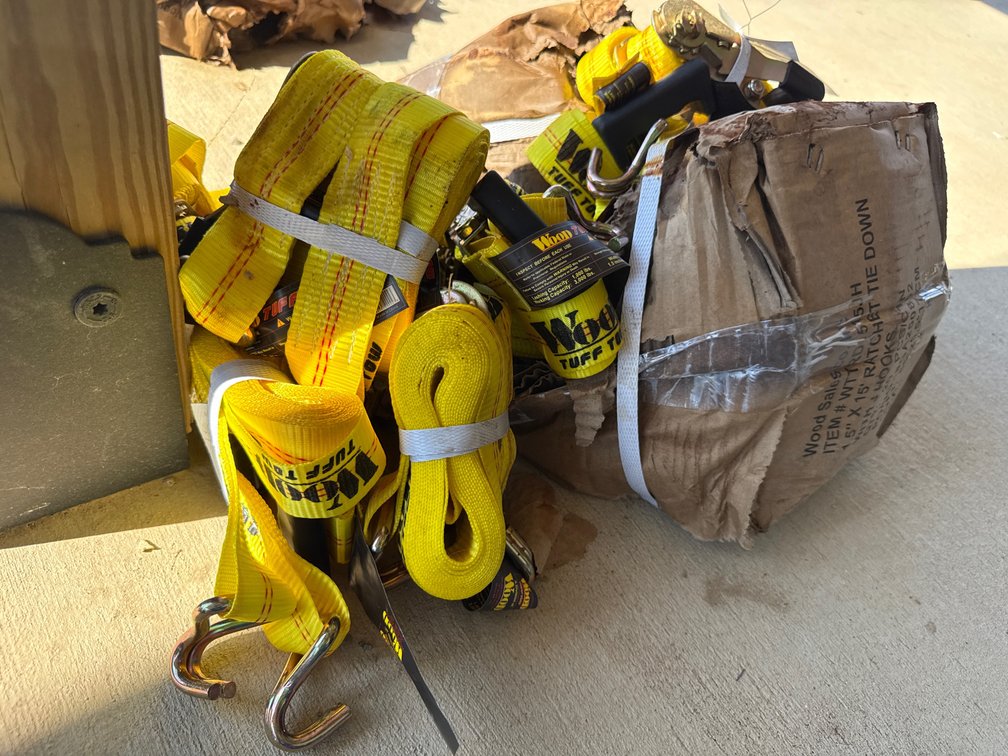 (20) 1.5”x15’ RATCHET STRAPS