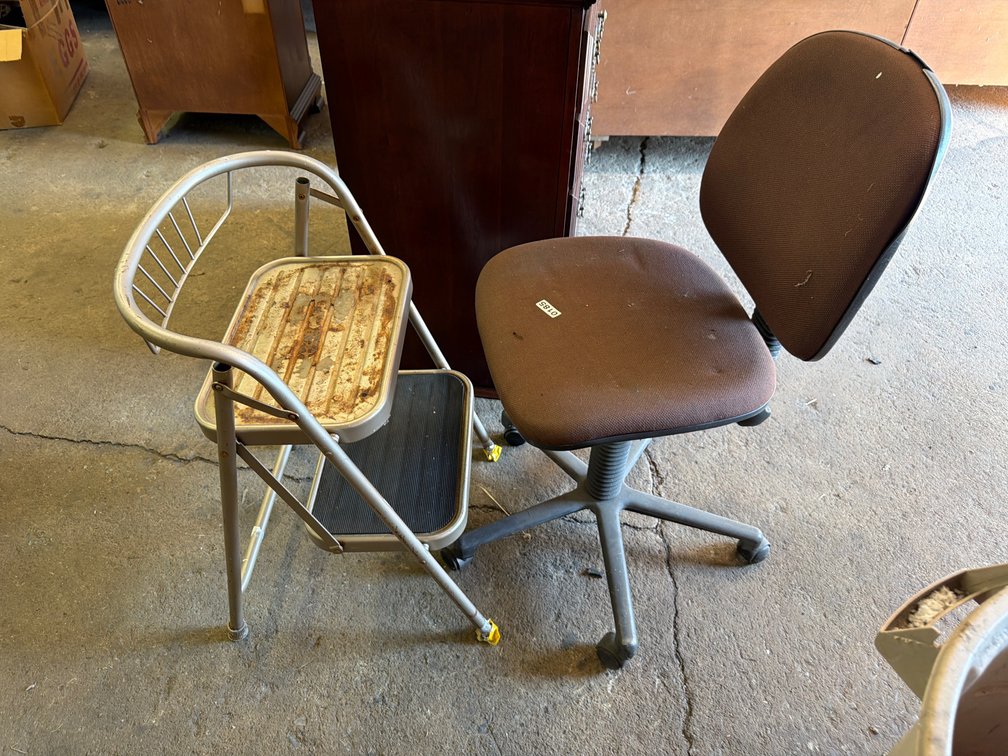 ROLLING CHAIR, STEP STOOL