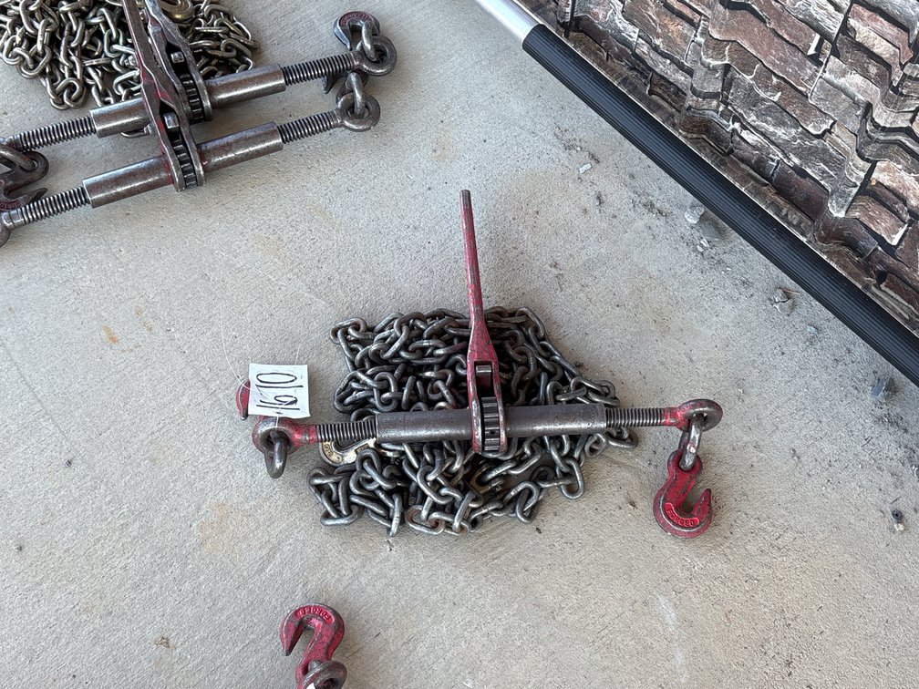 (1) RATCHETING BINDER & (1) CHAIN W/ 2 HOOKS