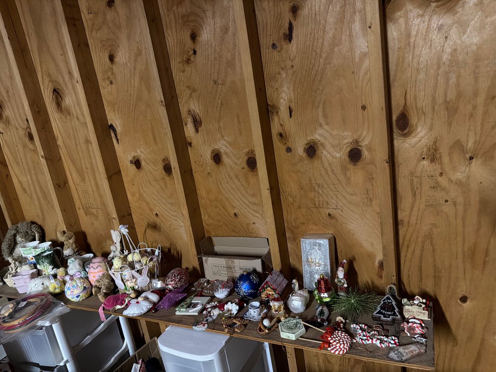 EASTER & CHRISTMAS DECOR ON SHELF