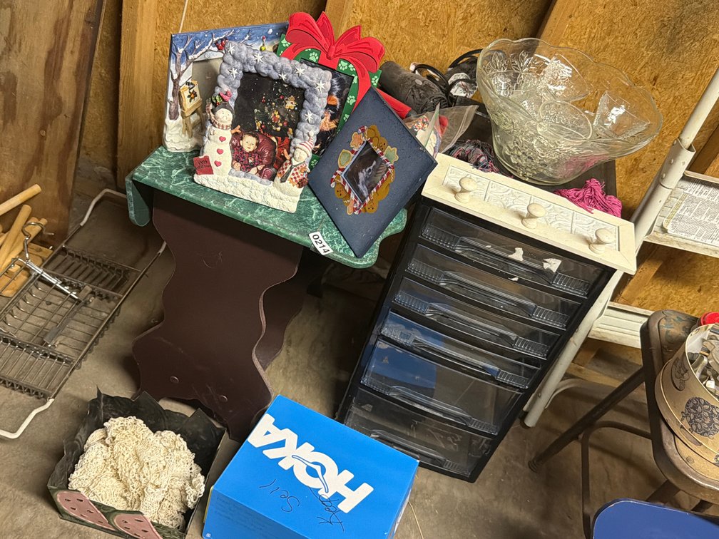 ORGANIZER , SMALL TABLE , ETC