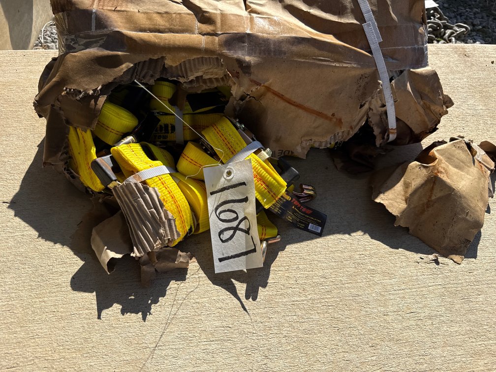 (20) 1.5”x15’ RATCHET STRAPS