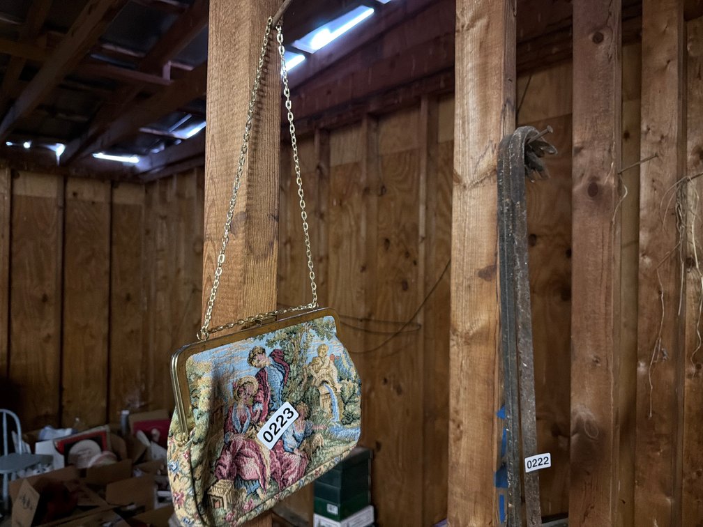 VINTAGE HANDBAG