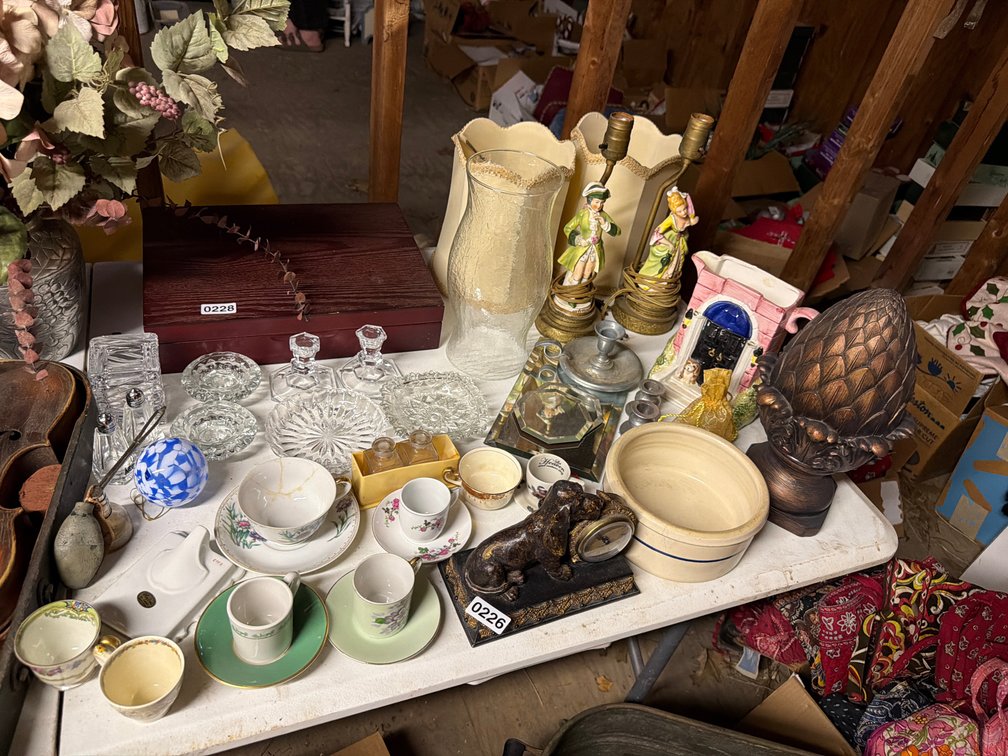 LAMPS, DECOR, DISHES