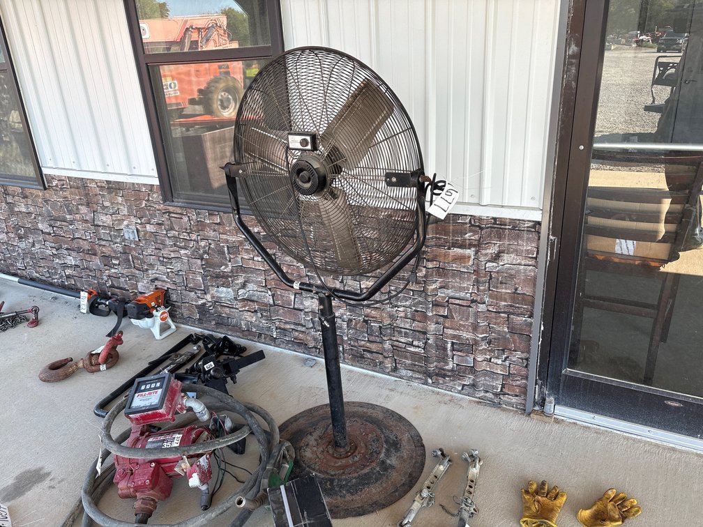 PEDESTAL FAN