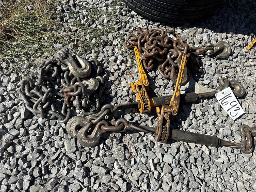 (2) 1/2” CHAINS AND (2) RATCHET BINDERS