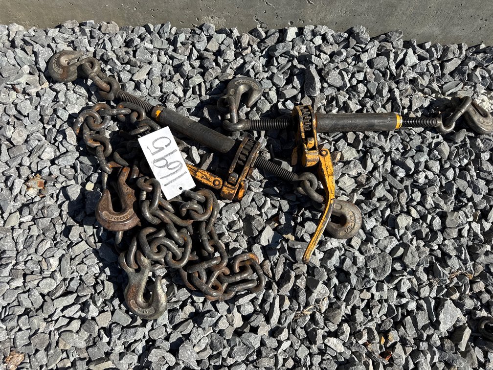 (1) 1/2” CHAIN AND (2) RATCHET BINDERS