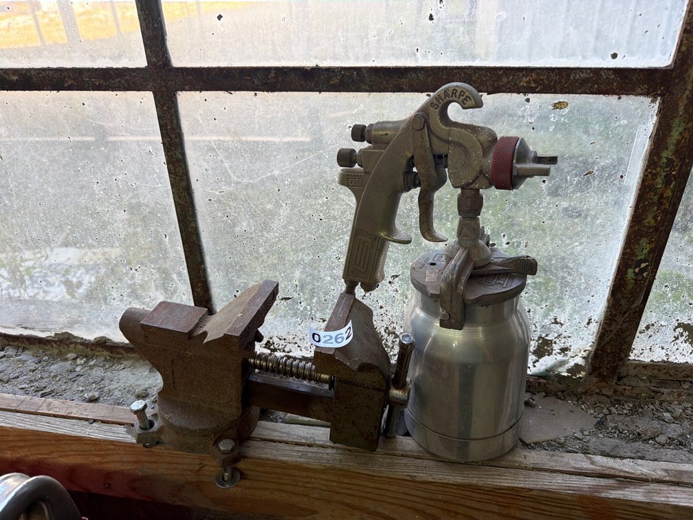 SHARPE PAINT SPRAYER AND VISE